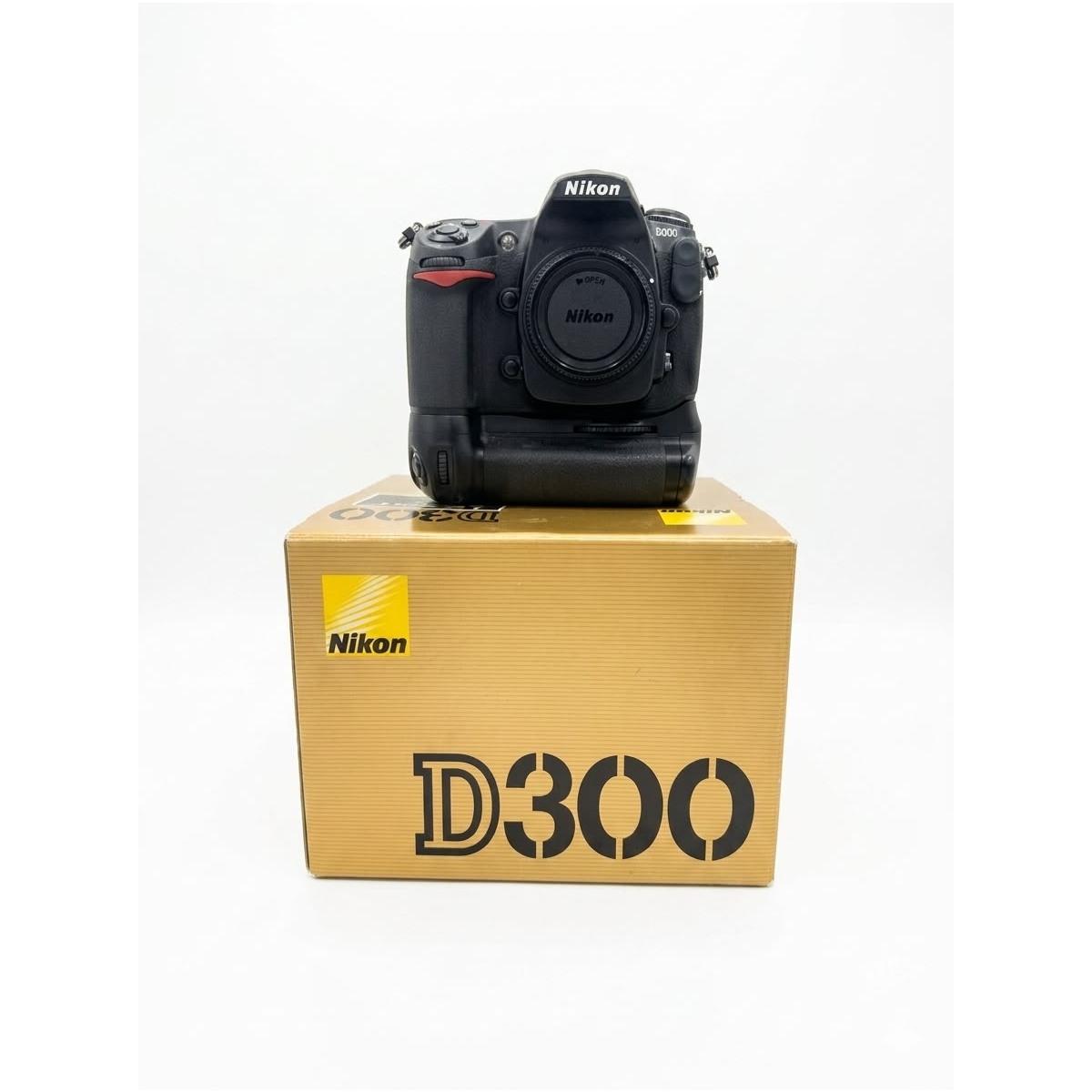 Usato Nikon D300 + battery grip MBD10 - Conto vendita