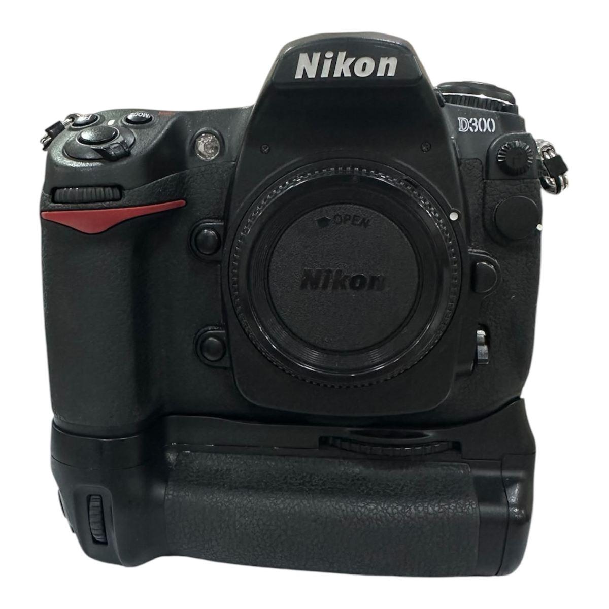 Usato Nikon D300 + battery grip MBD10 - Conto vendita