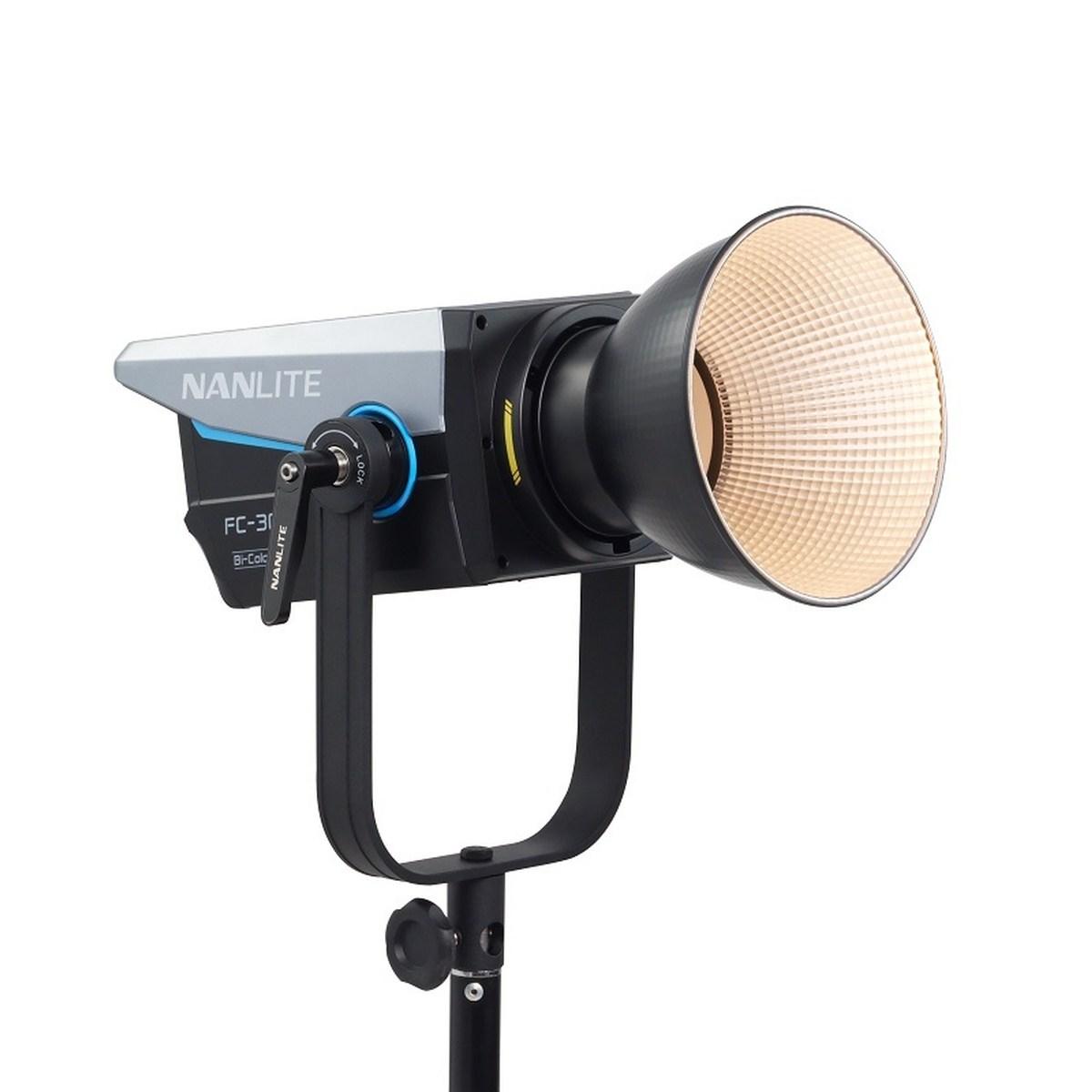 Illuminatore NANLITE FC-500B LED BI-COLOR SPOT LIGHT.<br />