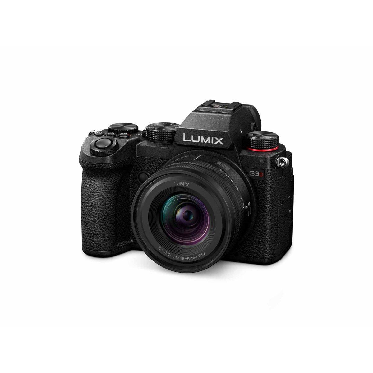 PANASONIC LUMIX S5D con 18-40- F. 4,5-6,3