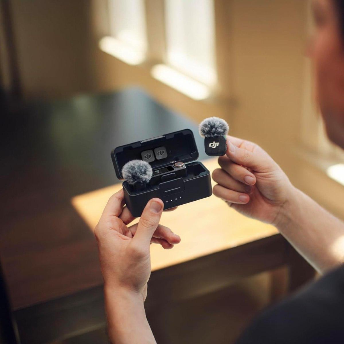 DJI Mic 3 (2 TX + 1 RX + Charging Case) - Microfono Wireless Compatto DJI Garanzia Nital 2 Anni