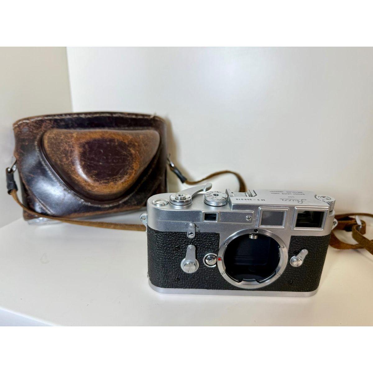 Usato Leica M3 + OTTICA SUMMILUX 50MM F. 1,4+ CUSTODIA IN PELLE ORIGINALE