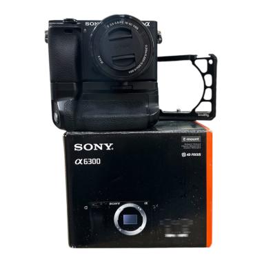 Usato Sony A6300 + 16-50mm (omaggio cage smallrig) matr 3811076